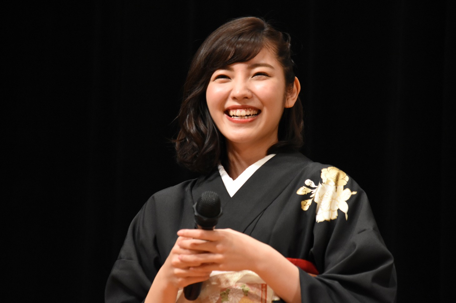 立石晴香