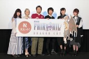 「劇場版FAIRY TAIL -DRAGON CRY-」初日舞台挨拶の様子。左から釘宮理恵、平野綾、真島ヒロ、柿原徹也、茜屋日海夏、タカオユキ。
