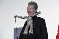 ベビー・グルート役の遠藤憲一。