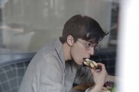 高杉真宙セカンド写真集「20/7」より。20歳の休息をテーマとした「Rest」。（撮影：sai）