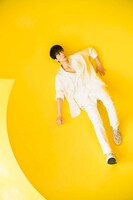 高杉真宙セカンド写真集「20/7」より。染まらない20歳をテーマとした「Pure」。（撮影：藤本薫）