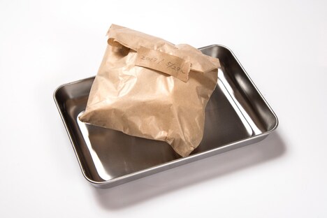 本当にこれを食べるのか……？バーガー（1598円）