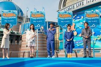 左から中村アン、木梨憲武、室井滋、上川隆也。