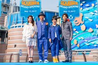 左から中村アン、木梨憲武、室井滋、上川隆也。