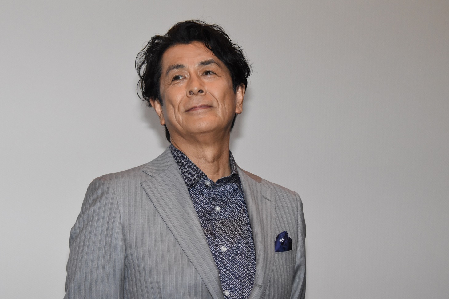 長谷川初範