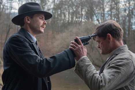 「ヒトラーへの285枚の葉書」