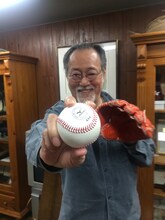 始球式に向けて意気込む仲代達矢。