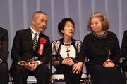 左から小林薫、奈良岡朋子、樹木希林。