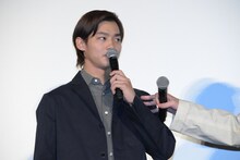 鼻息を荒げる野村周平。