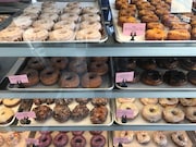 Trejo's Coffee and Donutsのメニューの一部。