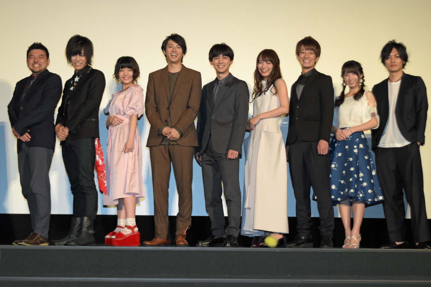 「トモダチゲーム 劇場版」完成披露舞台挨拶の様子。
