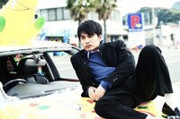 「ポンチョに夜明けの風はらませて」より、ジン役の中村蒼。