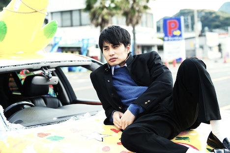 「ポンチョに夜明けの風はらませて」より、ジン役の中村蒼。