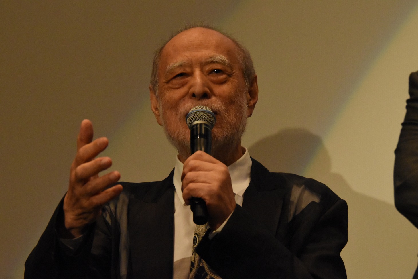 津川雅彦