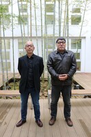 左から尾上克郎、緒方明。