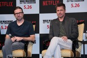 左からデヴィッド・ミショッド、ブラッド・ピット。