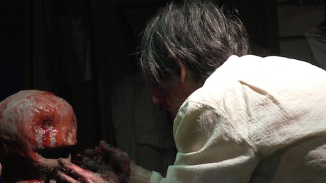 「血を吸う粘土」