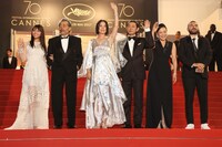 第70回カンヌ国際映画祭にて、「光」公式上映時の様子。左から水崎綾女、藤竜也、河瀬直美、永瀬正敏、神野三鈴、イブラヒム・マーロフ。 (c)Kazuko Wakayama