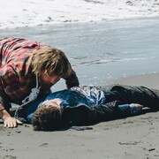 死体メニーの便利な水筒機能が明らかに、「スイス・アーミー・マン」本編映像