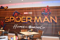 「スパイダーカフェ」内装