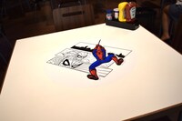 「スパイダーカフェ」店内テーブルのイラスト一例。