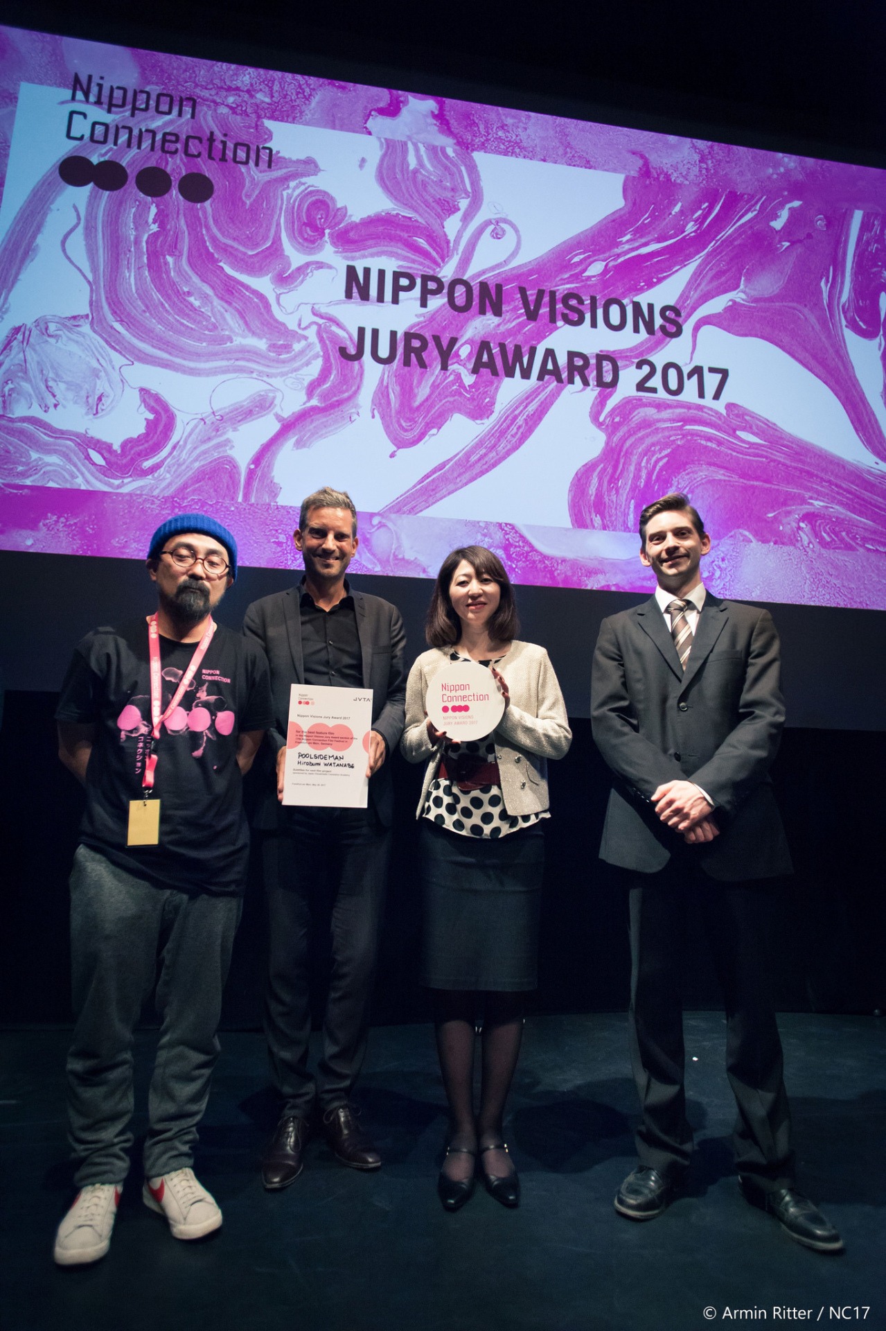 第17回ニッポン・コネクション授賞式の様子。