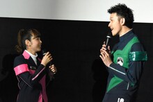 左から菊地美香、伊藤陽佑。