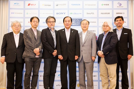 SKIPシティ国際Dシネマ映画祭2017 記者発表会の様子。黒沢清は左から3番目。