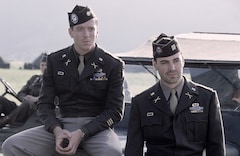 スピルバーグ トム ハンクスの戦争ドラマ バンド オブ ブラザース 放送 映画ナタリー