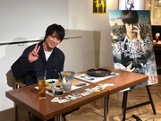 東京喰種CAFEに来店した鈴木伸之。