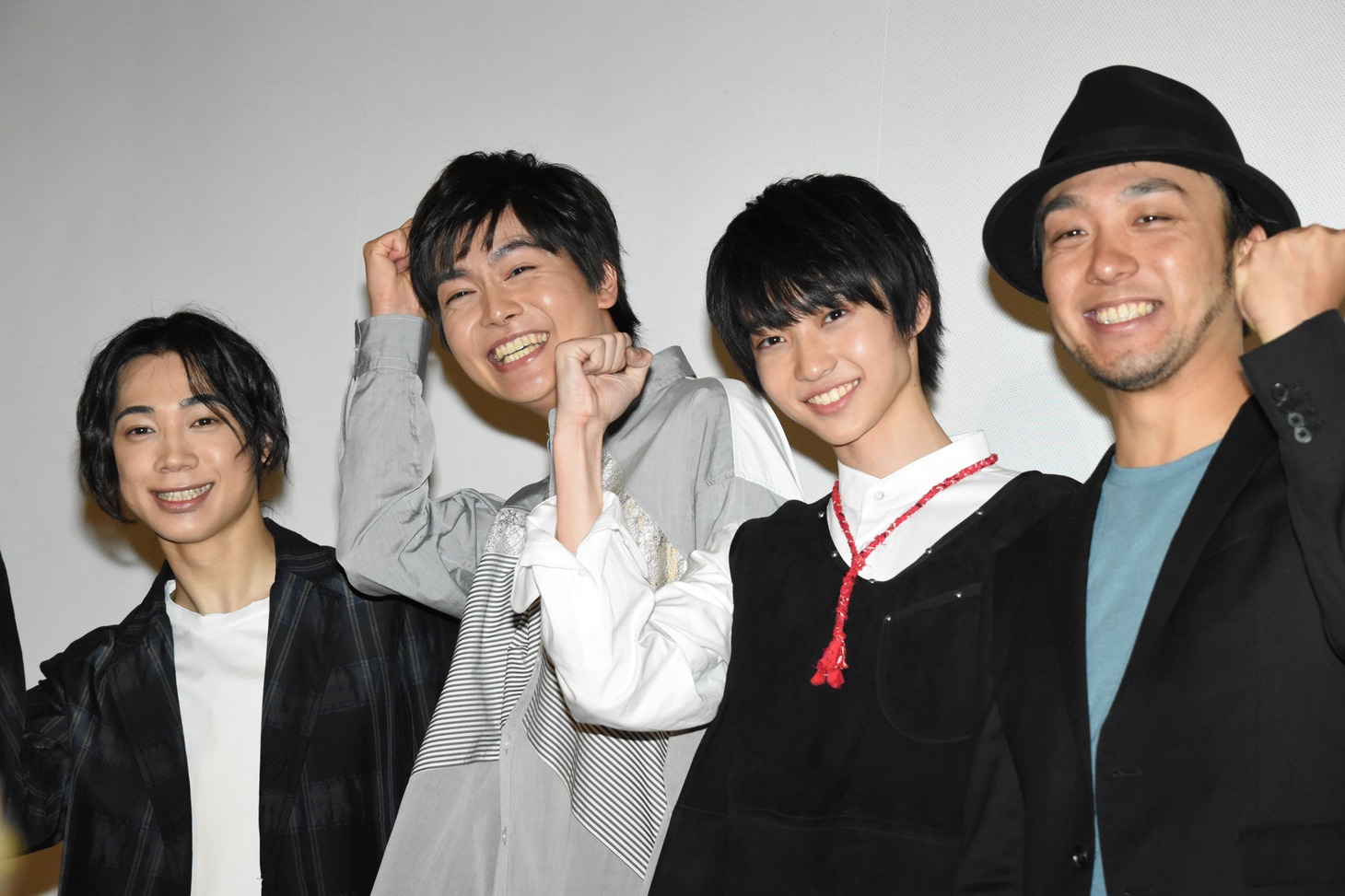 左から三津谷亮、多和田秀弥、小野寺晃良、監督の上條大輔。