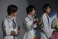 左から瀬戸利樹、飯島寛騎、松本享恭。