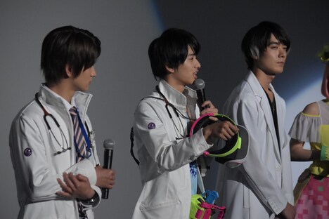 左から瀬戸利樹、飯島寛騎、松本享恭。