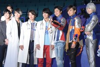 「宇宙戦隊キュウレンジャー THE MOVIE ゲース・インダベーの逆襲」製作発表記者会見の様子。