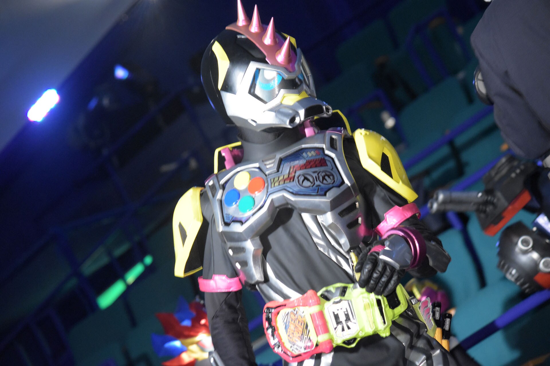 劇場版「仮面ライダーエグゼイド」“幻夢VR”で新フォームに！飯島寛騎が