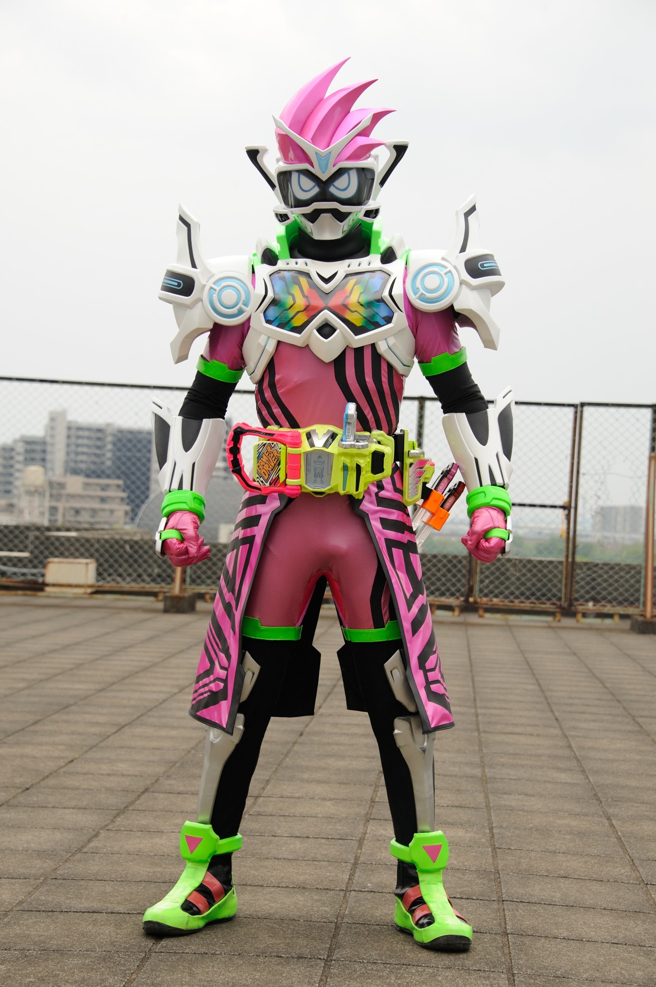 「劇場版 仮面ライダーエグゼイド トゥルー・エンディング」より、仮面ライダーエグゼイド クリエイターゲーマー。