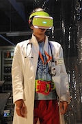 「劇場版 仮面ライダーエグゼイド トゥルー・エンディング」より、「幻夢VR」を装着した宝生永夢。