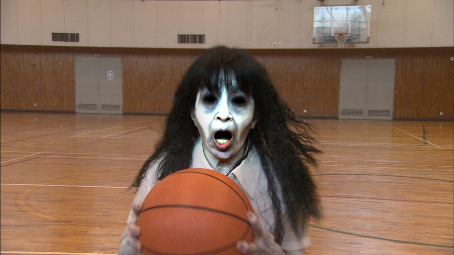 「怪談新耳袋 劇場版」 (c)2004怪談新耳袋製作委員会 BS-TBS/キングレコード