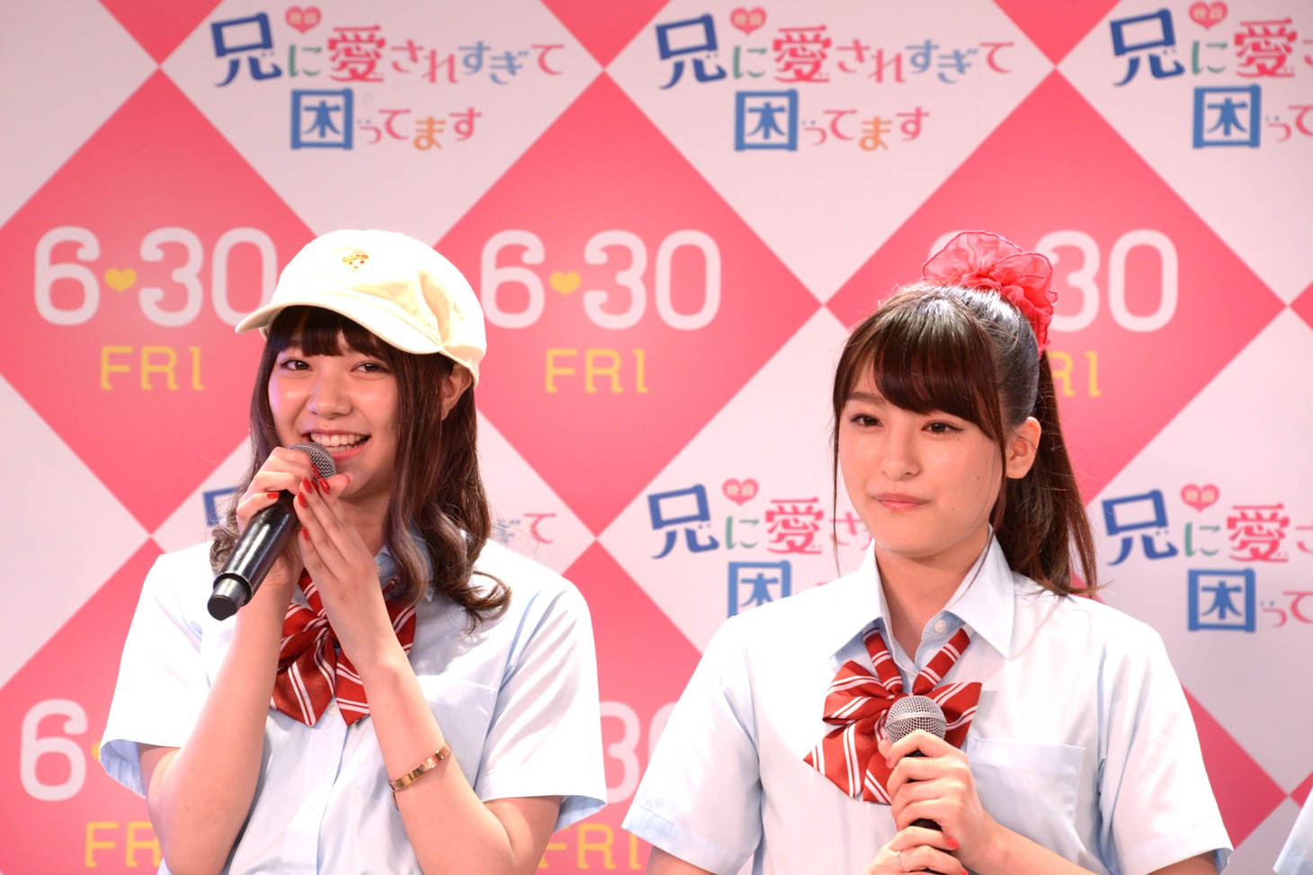 左から川津明日香、森高愛。