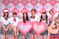 「兄に愛されすぎて困ってます」の「制服女子会イベント」にて、左から川津明日香、森高愛、土屋太鳳、大野いと、越智ゆらの、Leola。