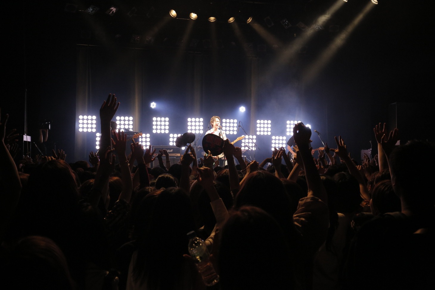 「見たこともない景色」発売記念ライブイベントの様子。