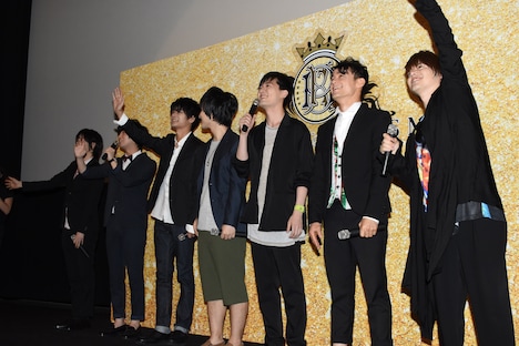 「KING OF PRISM -PRIDE the HERO-」初日舞台挨拶の様子。