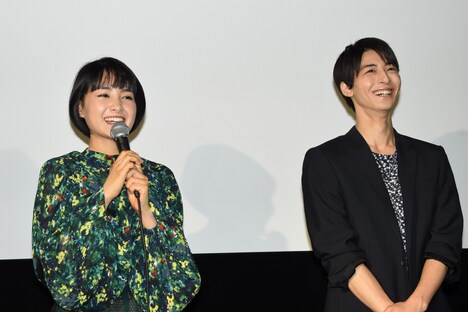 左から葵わかな、高杉真宙。