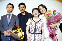 「光」の大ヒット御礼舞台挨拶にて、左から大谷重司氏、永瀬正敏、田中正子氏、河瀬直美。