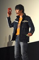 ウルトラマンジード プリミティブへの変身を披露する濱田龍臣。