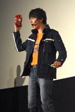 ウルトラマンジード プリミティブへの変身を披露する濱田龍臣。