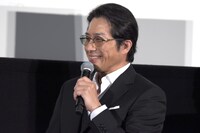 「貞子と地球外生命体はどちらのほうが怖いか？」という質問に「そう来ましたか」と笑う真田広之。