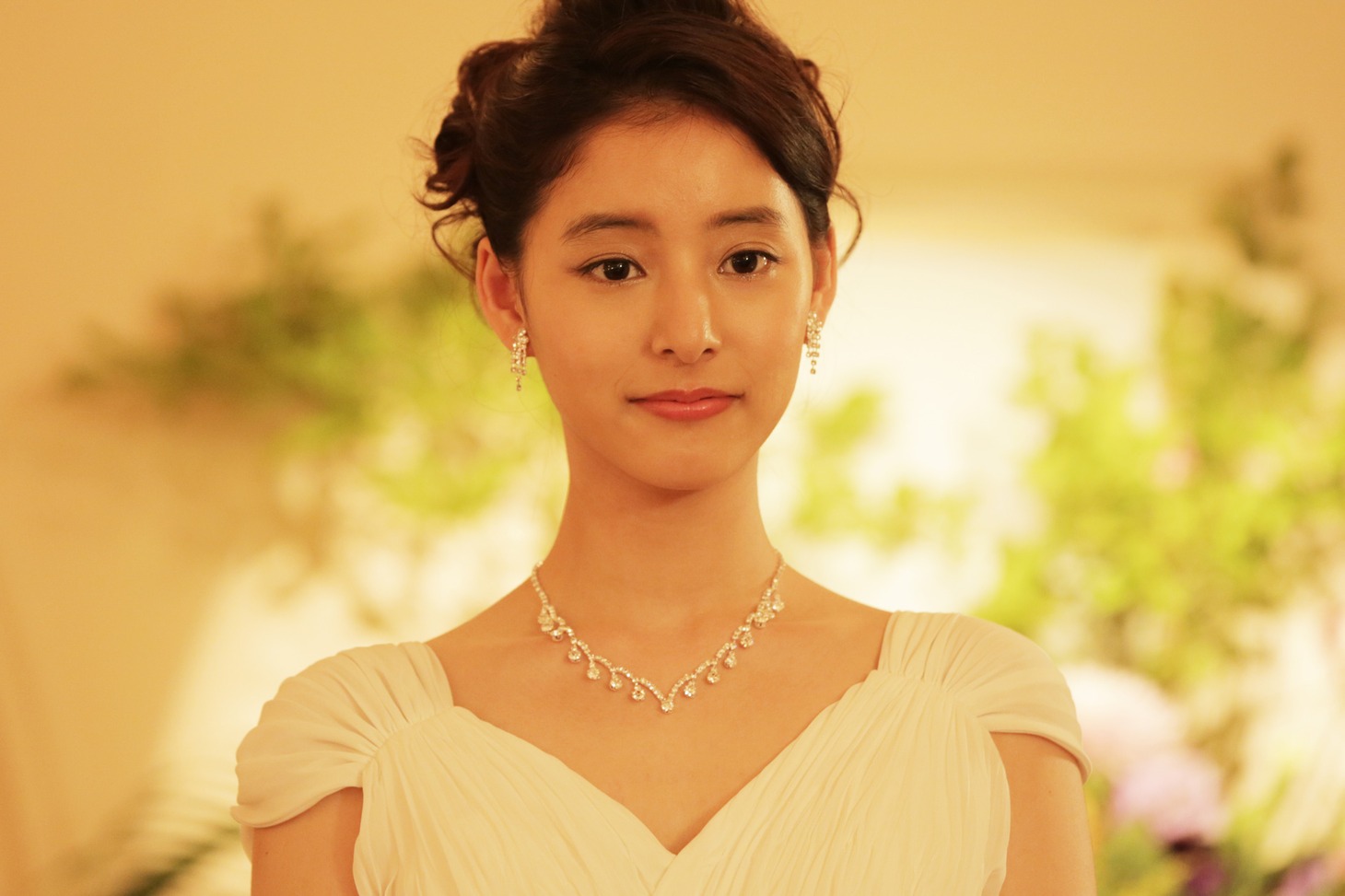 「悪と仮面のルール」より、新木優子演じる香織。
