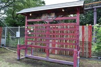 キャスト直筆の絵馬。