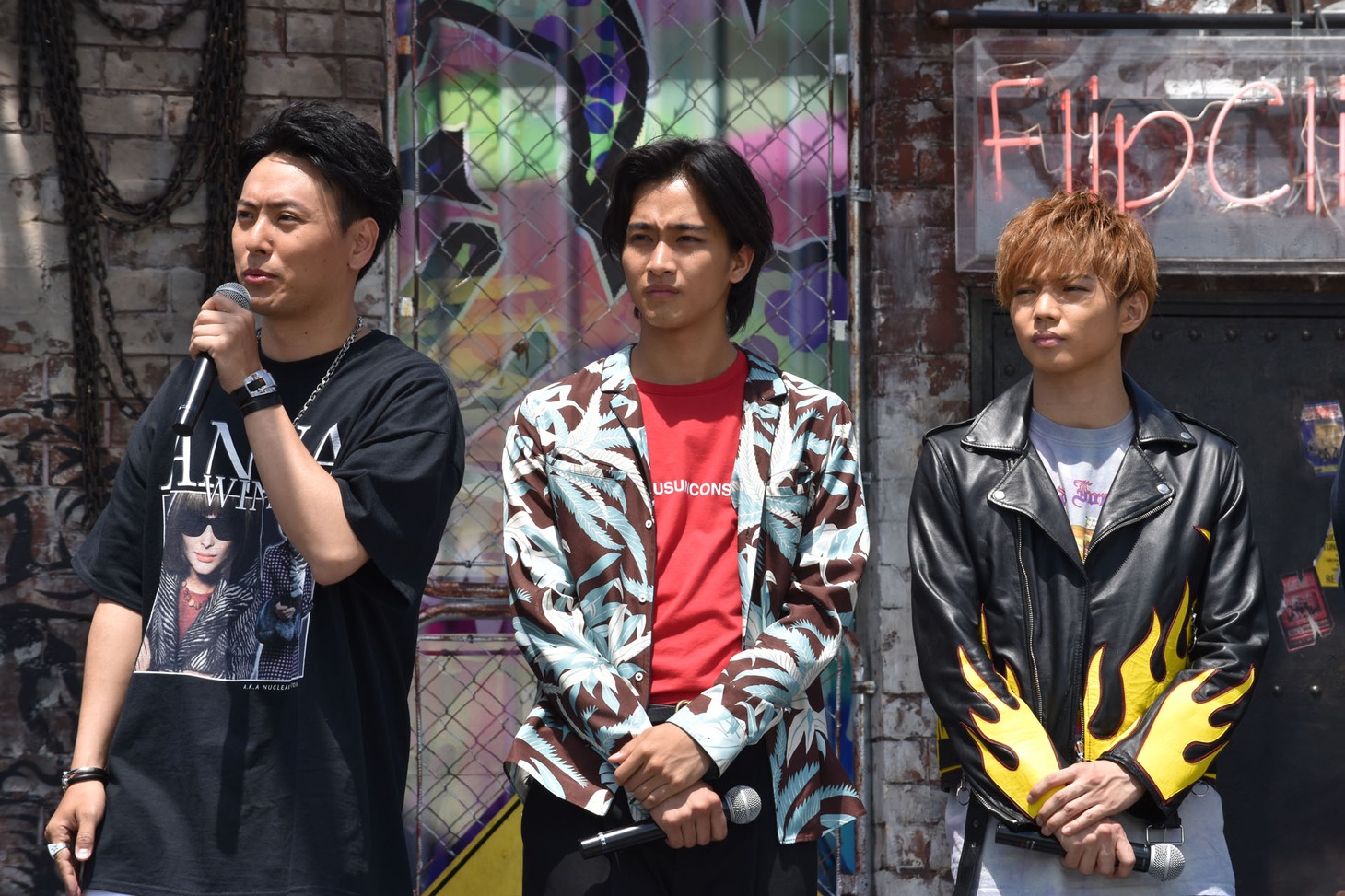 左から山下健二郎、佐藤寛太、佐藤大樹。
